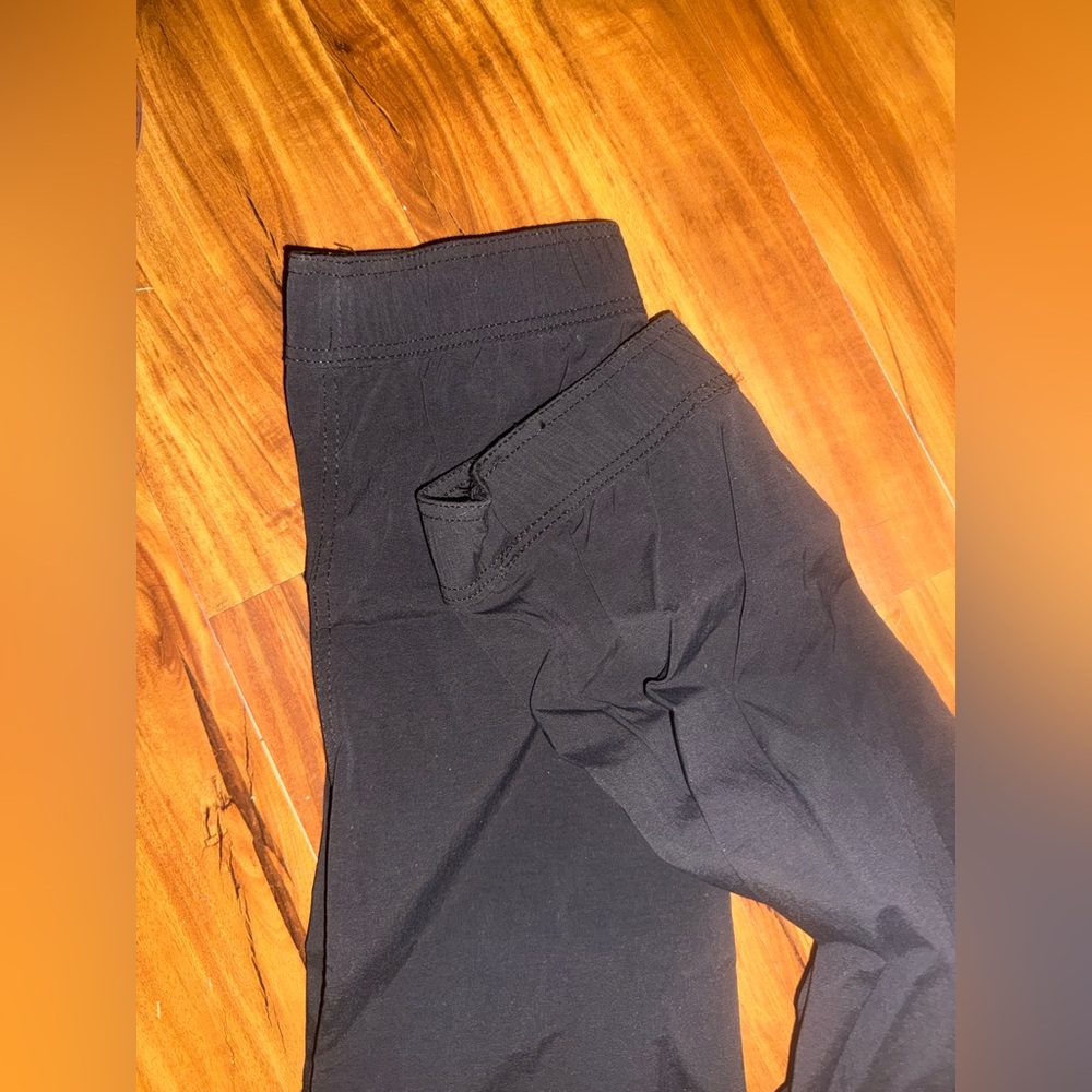 H&M Men's Black Cargo Pants - Picture 6 of 9
